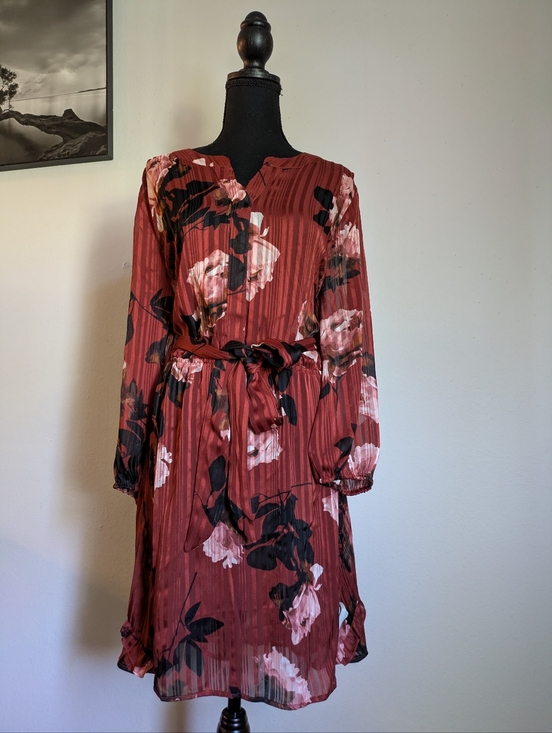 Simply Vera Vera Wang Dresses & Skirts - Simply Vera Vera Wang Floral Long Sleeve Belted Dress XXL
